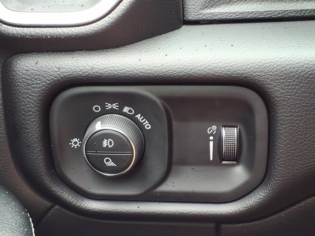 Used 2026 RAM 3500 Big Horn AWD/4WD image 12