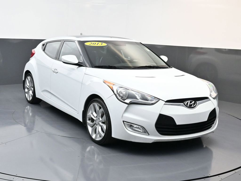 Used 2013 Hyundai Veloster w/ Style Pkg image 1