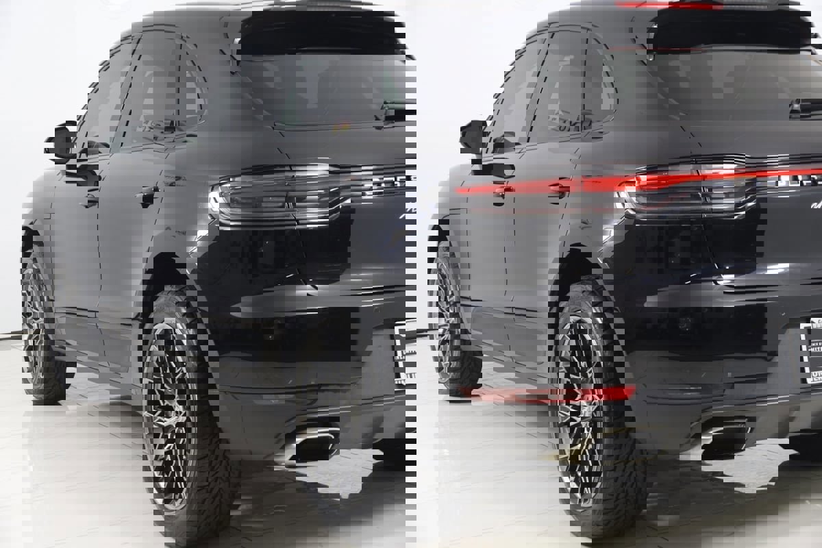 Used 2020 Porsche Macan image 26