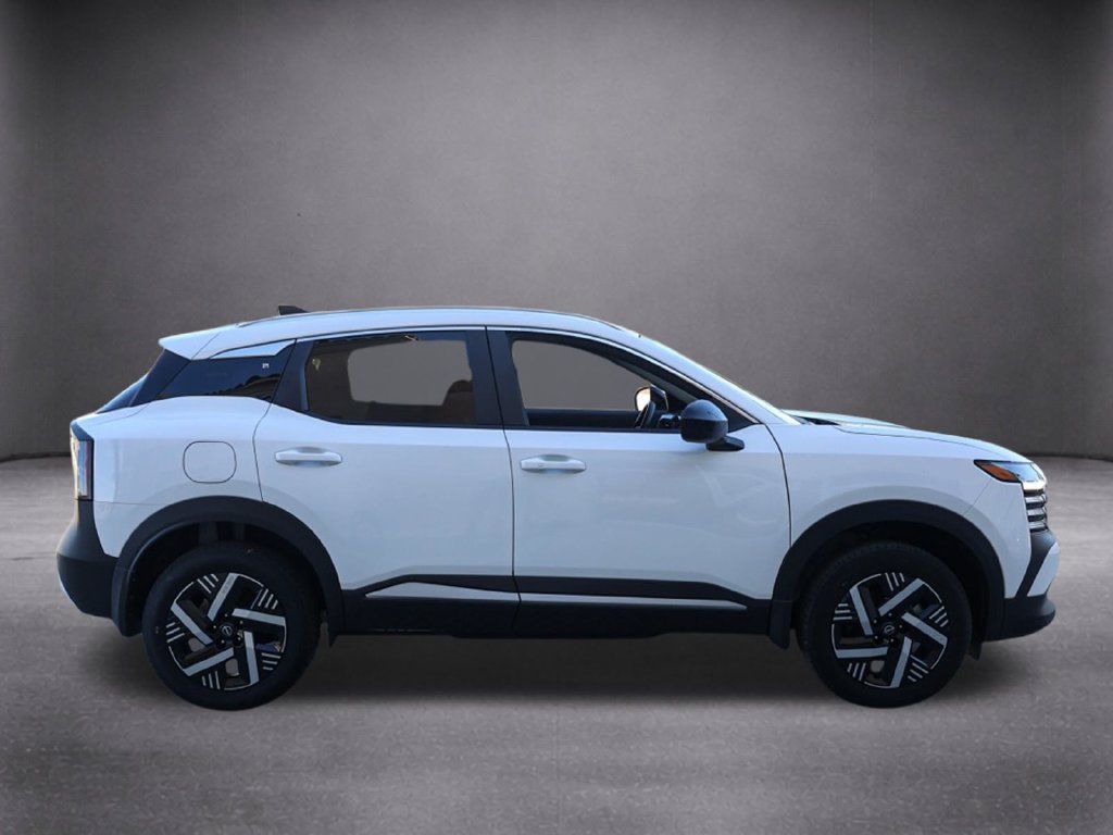 Used 2026 Nissan Kicks SV w/ Charging Package FWD image 3