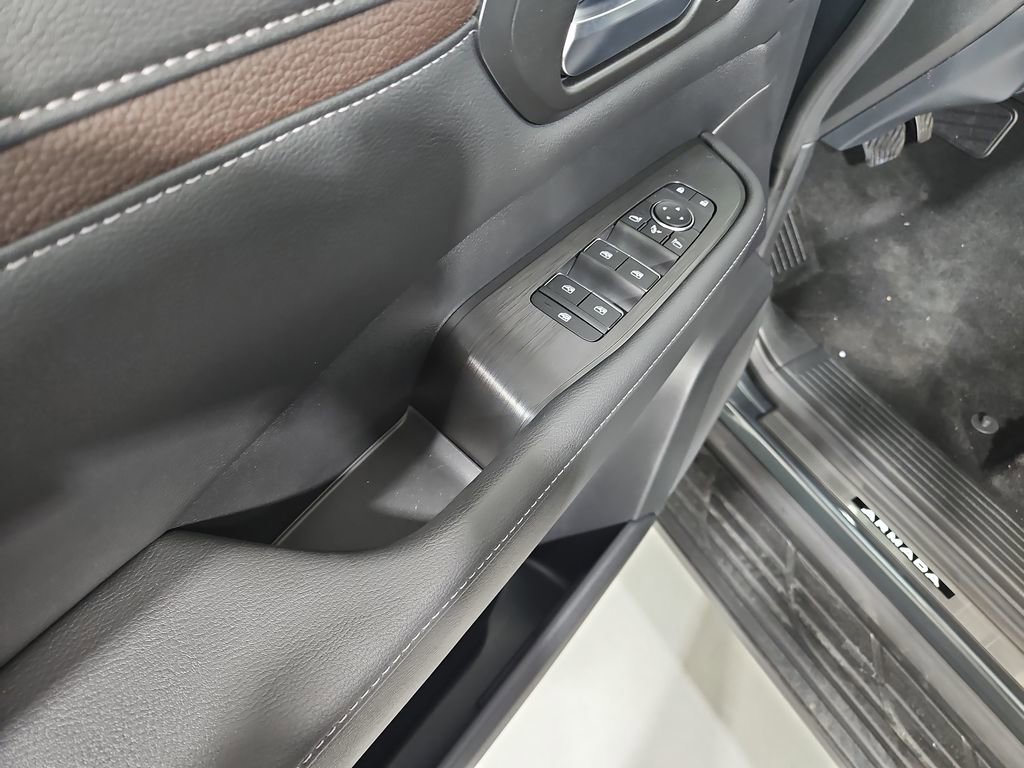 New 2026 Nissan Armada Platinum image 12