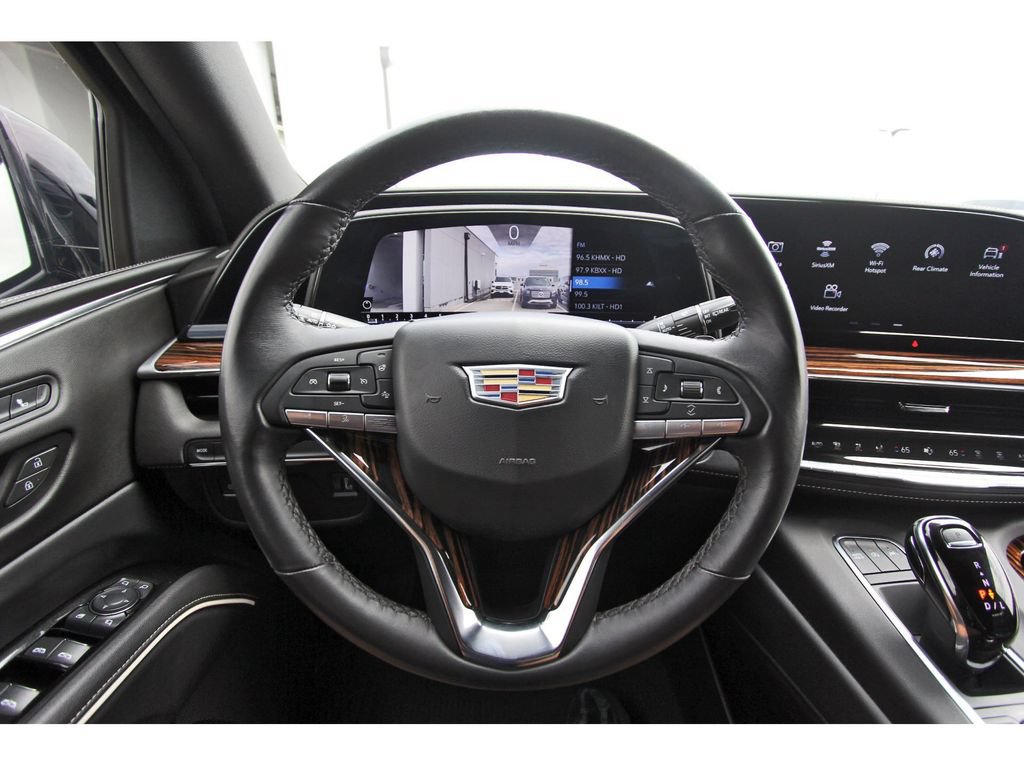 Used 2024 Cadillac Escalade ESV Luxury RWD image 15