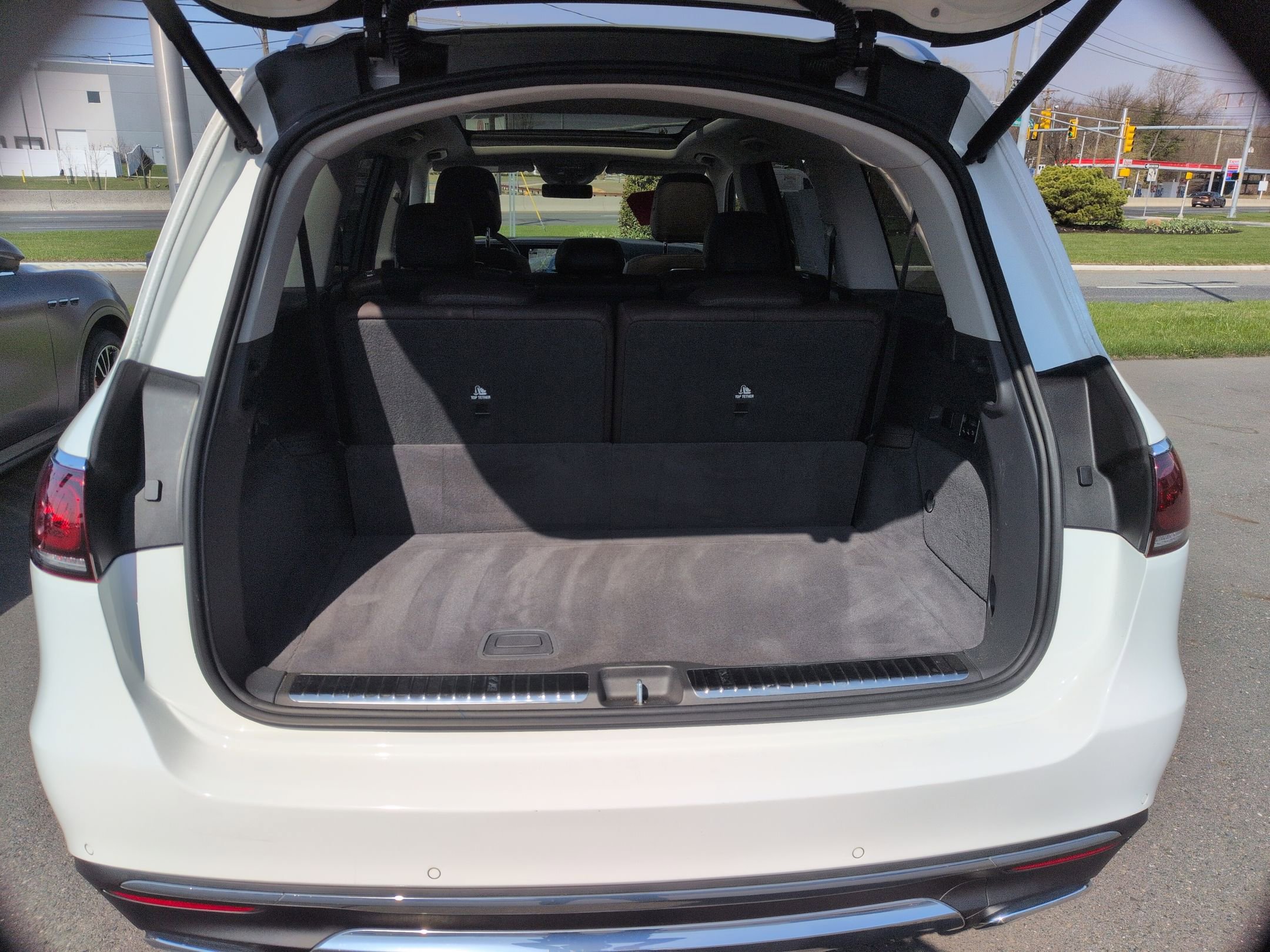 Used 2020 Mercedes-Benz GLS 450 4MATIC image 25