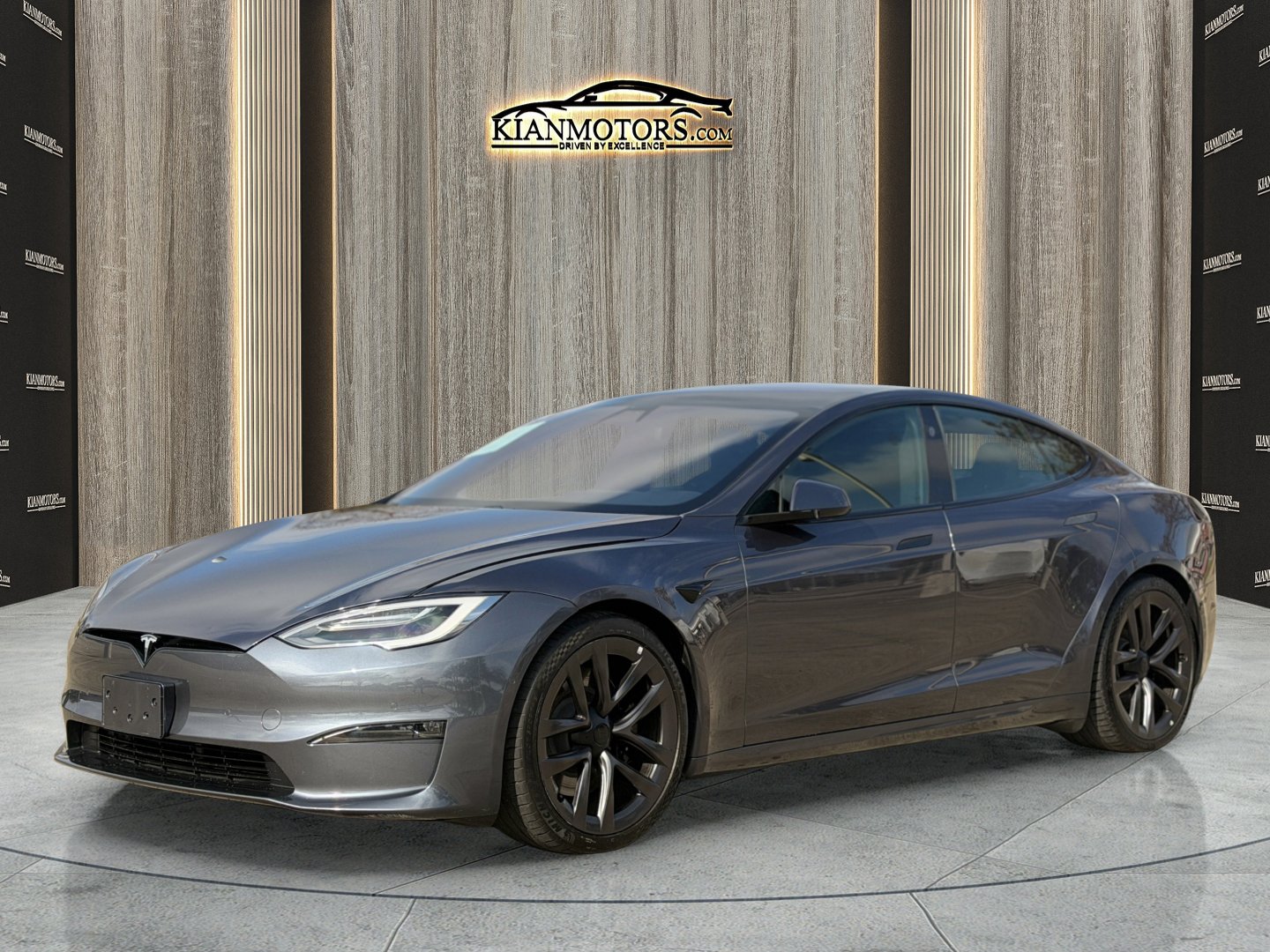Used 2022 Tesla Model S Plaid image 5