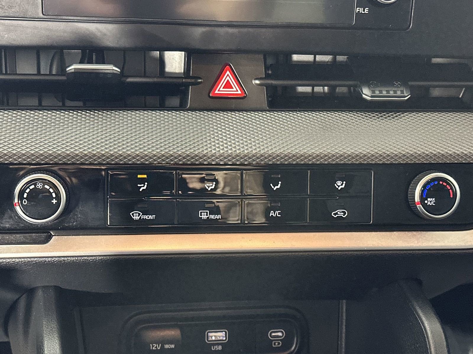 Used 2024 Kia Sportage LX image 19