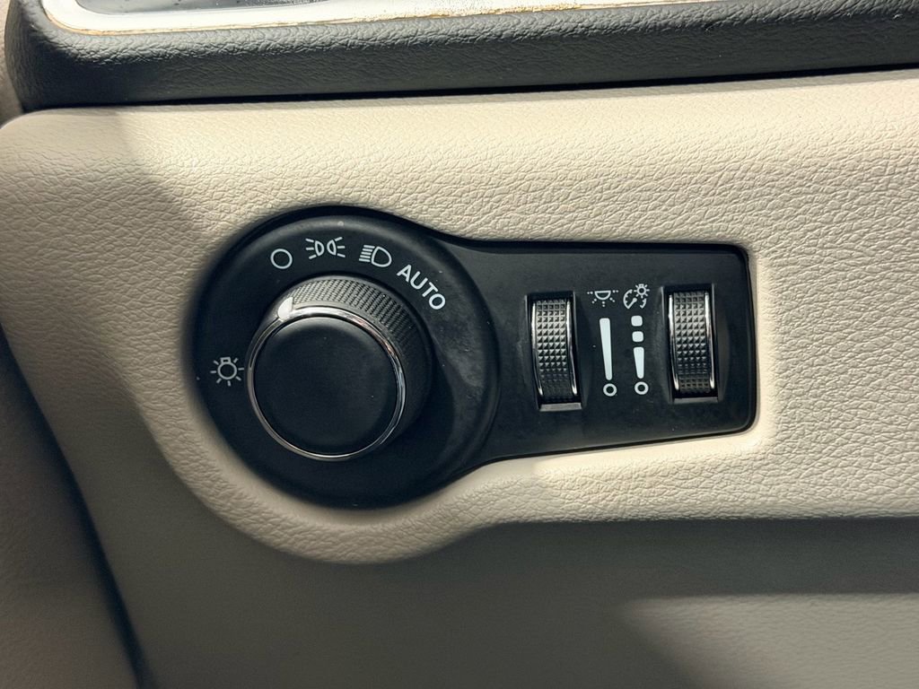 Used 2023 Chrysler Voyager LX w/ Fleet Security Group image 24