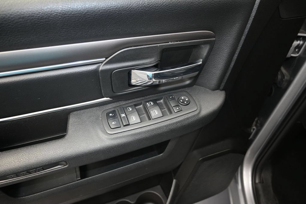Used 2024 RAM 1500 Classic Warlock RWD image 11