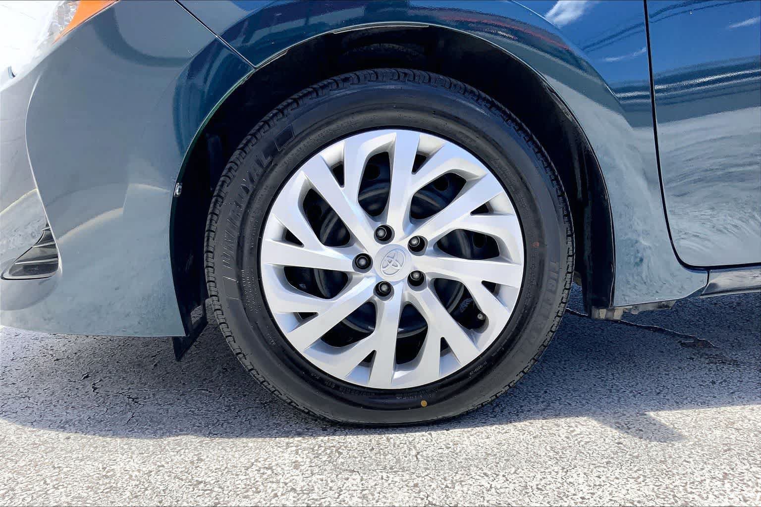 Used 2019 Toyota Corolla LE FWD image 8