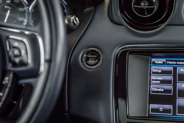 Used 2015 Jaguar XJ L Portfolio image 30