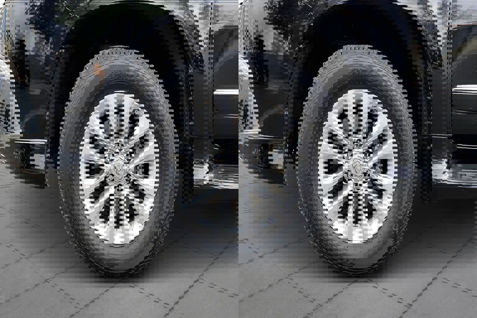 Used 2017 Lexus GX 460 Premium w/ Premium Package image 10