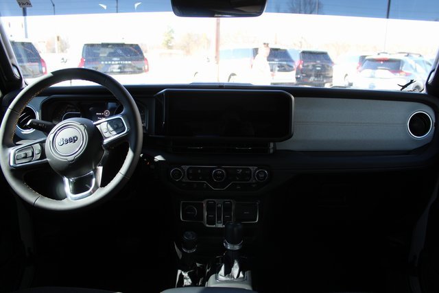 Used 2024 Jeep Wrangler Sahara w/ Technology Group image 27