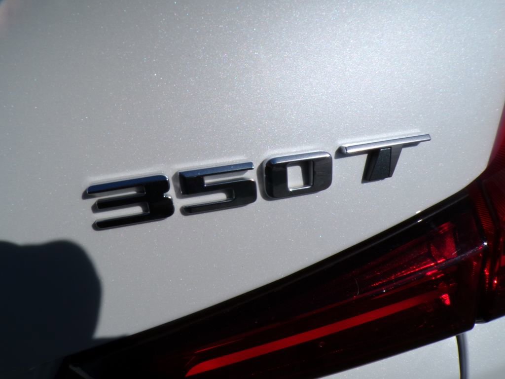 Used 2020 Cadillac XT4 Premium Luxury w/ Cold Weather Package image 7