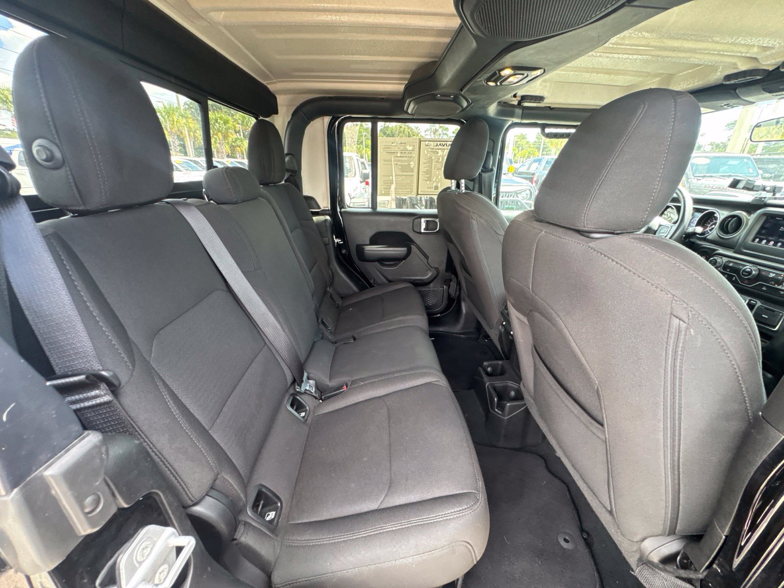 Used 2023 Jeep Gladiator Sport AWD/4WD image 18