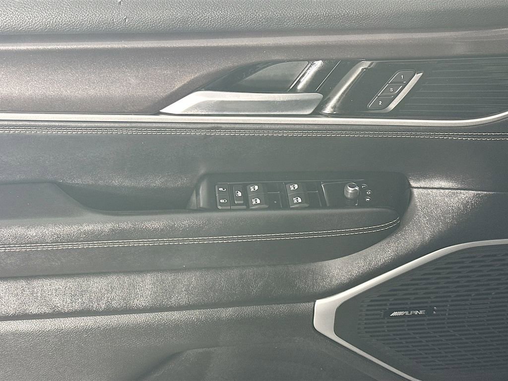 Used 2023 Jeep Wagoneer 4WD w/ Premium Group I image 25