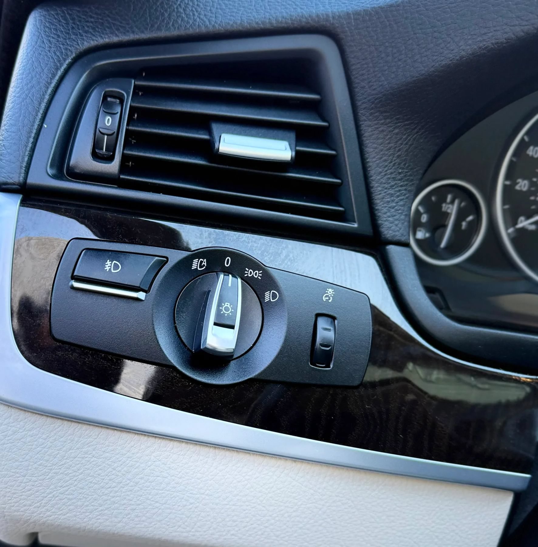 Used 2013 BMW 528i Sedan RWD image 24