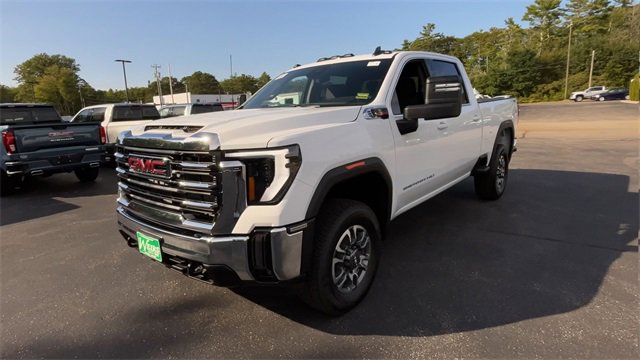 New 2025 GMC Sierra 3500 SLE w/ SLE Value Package image 4