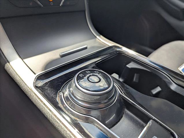 Used 2020 Ford Edge SEL w/ Convenience Package image 11