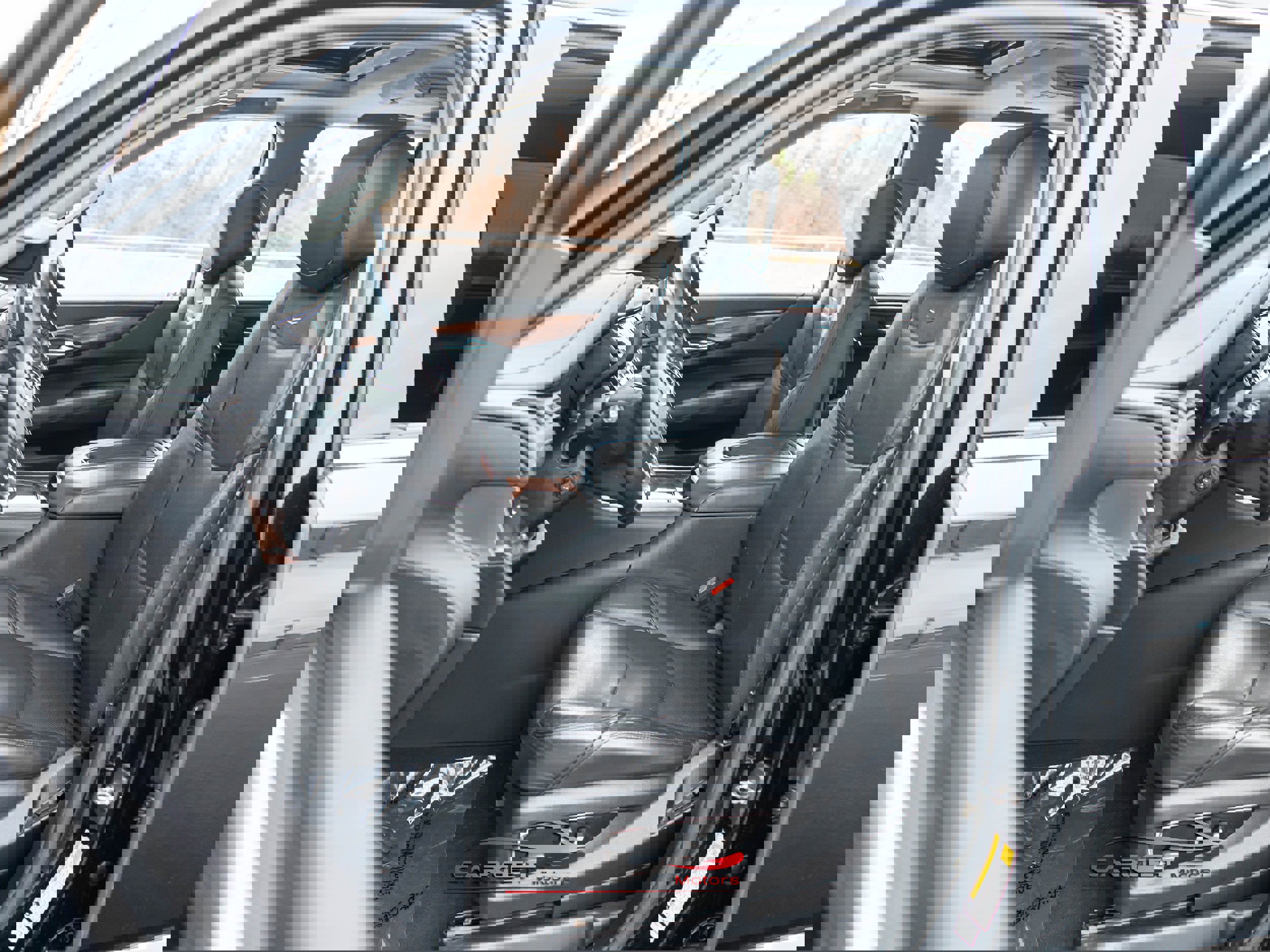 Used 2020 Cadillac Escalade Premium Luxury image 16