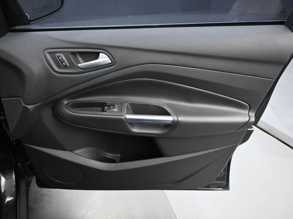 Used 2013 Ford Escape SE image 34