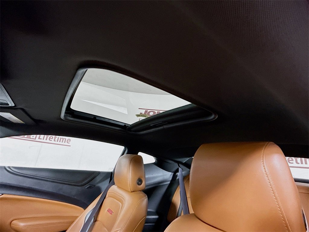 Used 2016 Chevrolet Camaro SS image 11