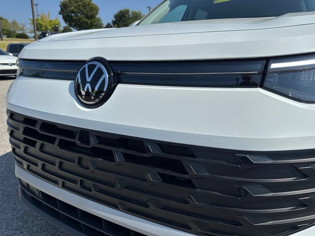 Used 2026 Volkswagen Tiguan SE FWD image 10