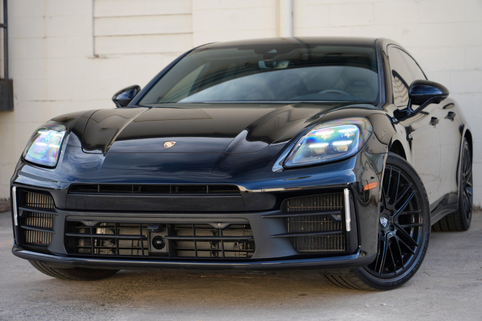 Used 2024 Porsche Panamera w/ Premium Package RWD image 3