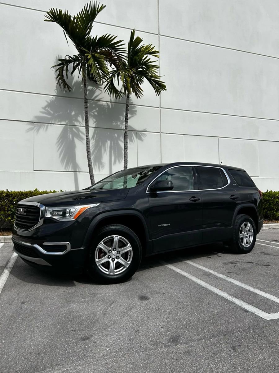 Used 2019 GMC Acadia SLE image 1