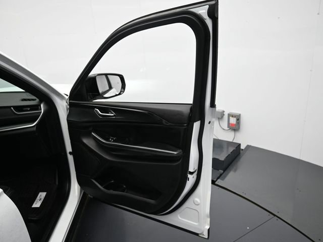 Used 2024 Jeep Grand Cherokee L Laredo image 30