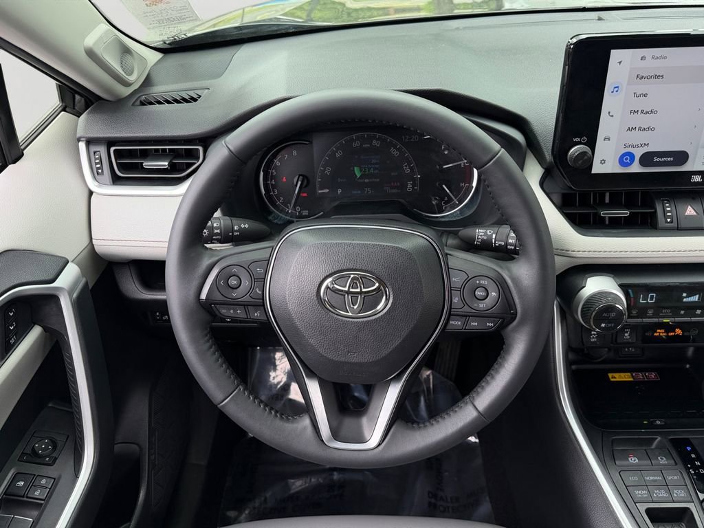 Used 2024 Toyota RAV4 XLE Premium AWD/4WD image 18
