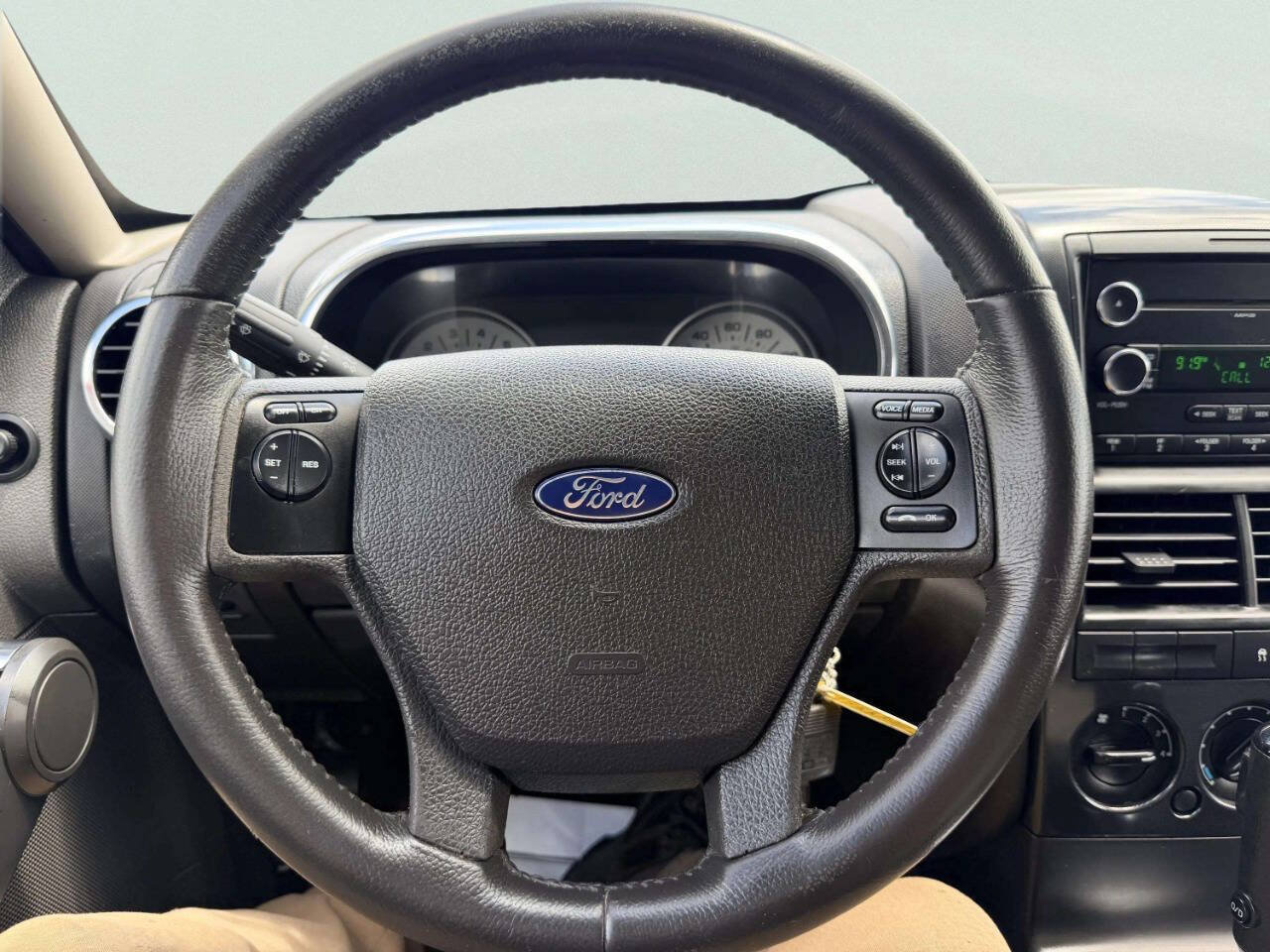 Used 2008 Ford Explorer Sport Trac XLT RWD image 24