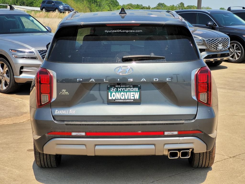 Used 2024 Hyundai Palisade Limited FWD image 5