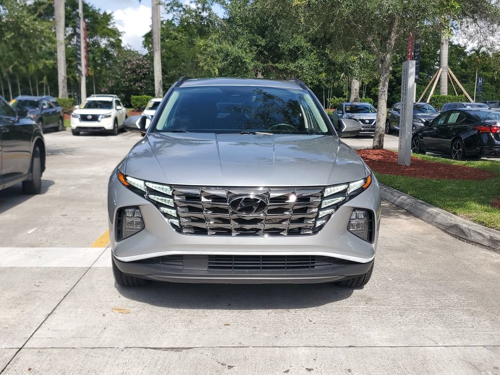 Used 2022 Hyundai Tucson SEL w/ Convenience + Premium Package FWD image 2