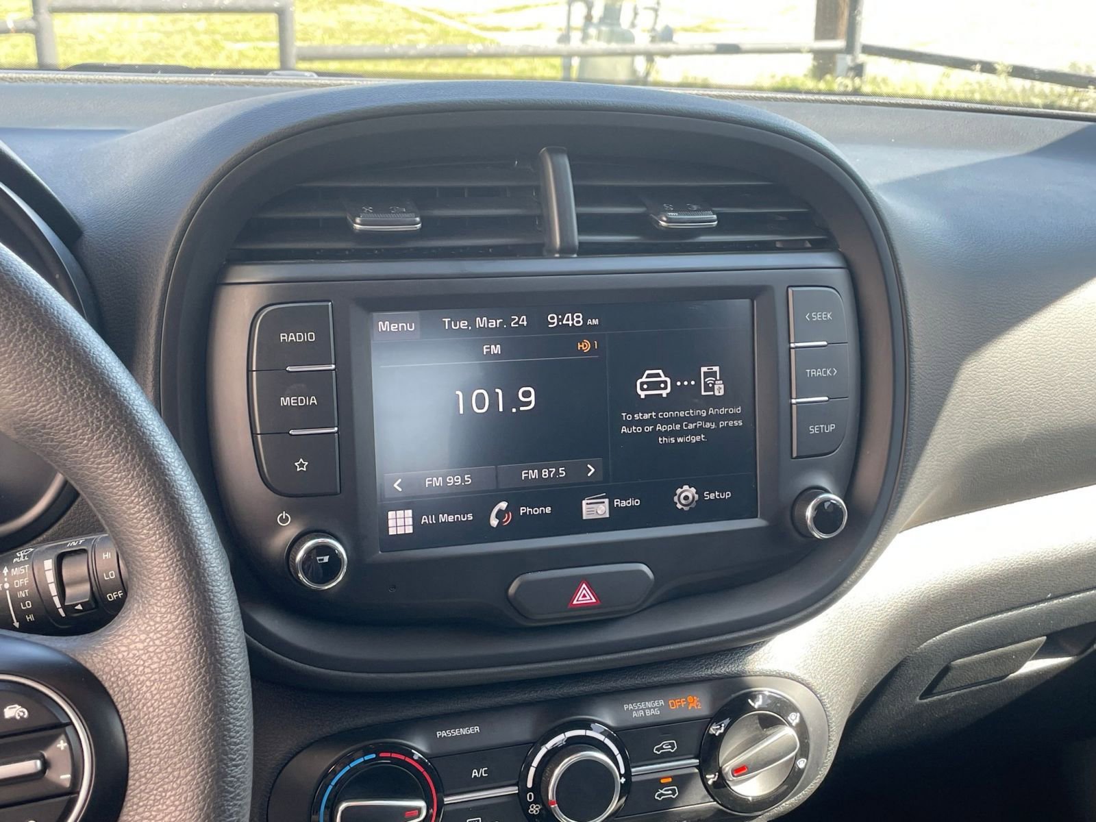 Used 2025 Kia Soul LX w/ LX Technology Package image 20