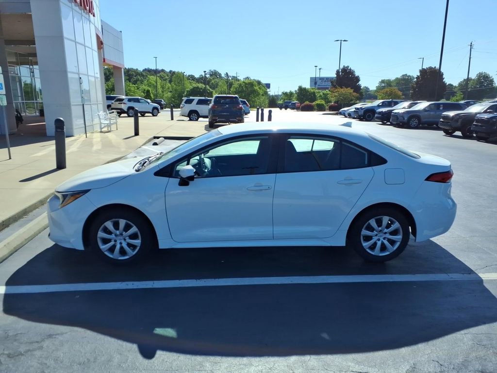 Used 2021 Toyota Corolla LE w/ Carpet Mat Package (TMS) FWD image 6
