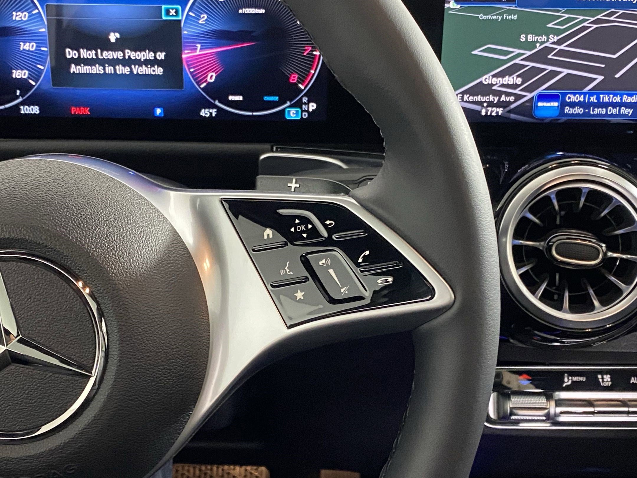 New 2025 Mercedes-Benz GLB 250 4MATIC image 29