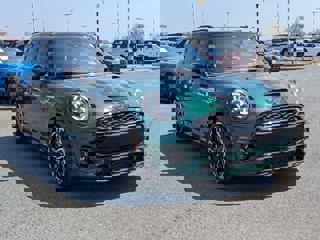 Used 2020 MINI Cooper S image 1