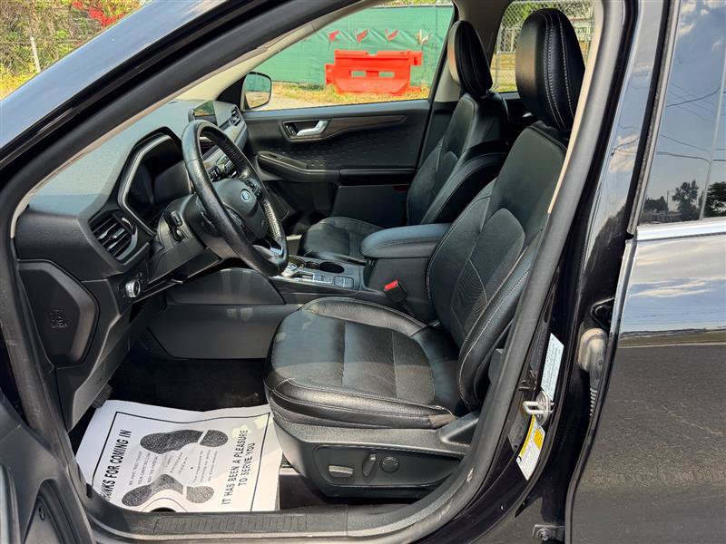 Used 2020 Ford Escape Titanium AWD/4WD image 29
