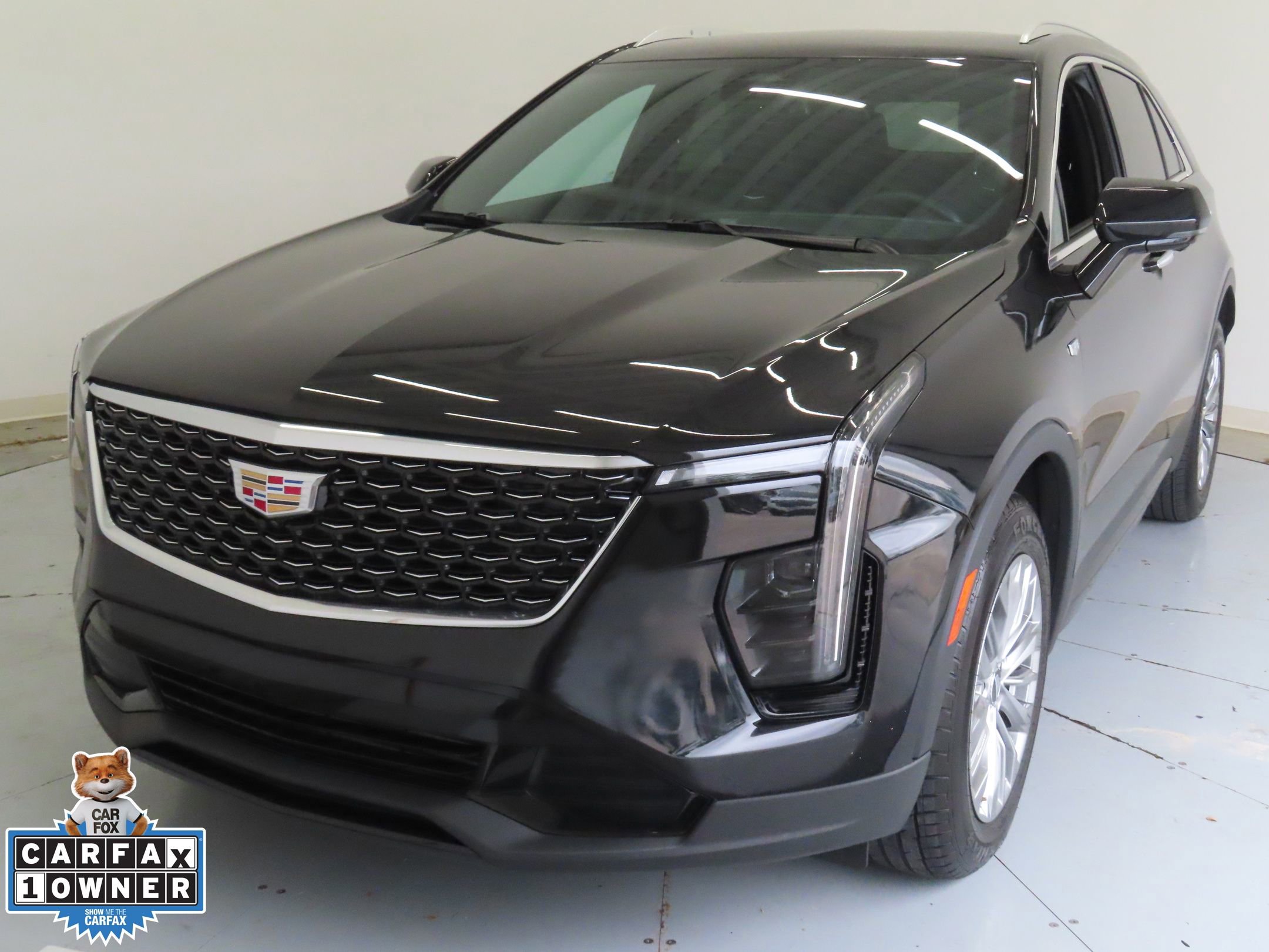 Used 2025 Cadillac XT4 Premium Luxury FWD image 9
