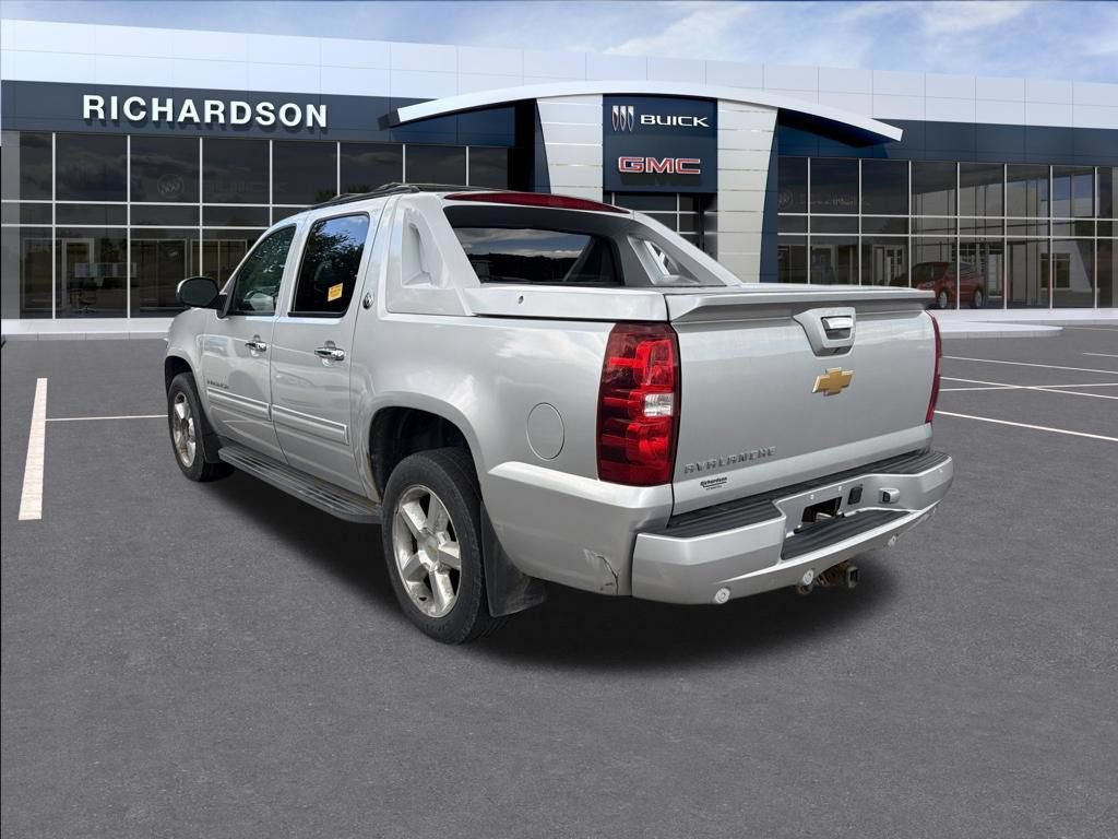 Used 2013 Chevrolet Avalanche LS w/ All-Star Edition AWD/4WD image 13