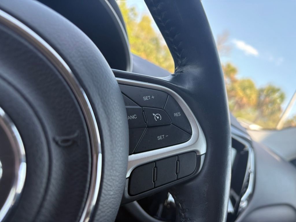 Used 2021 Jeep Compass Latitude w/ Sun and Sound Group image 17