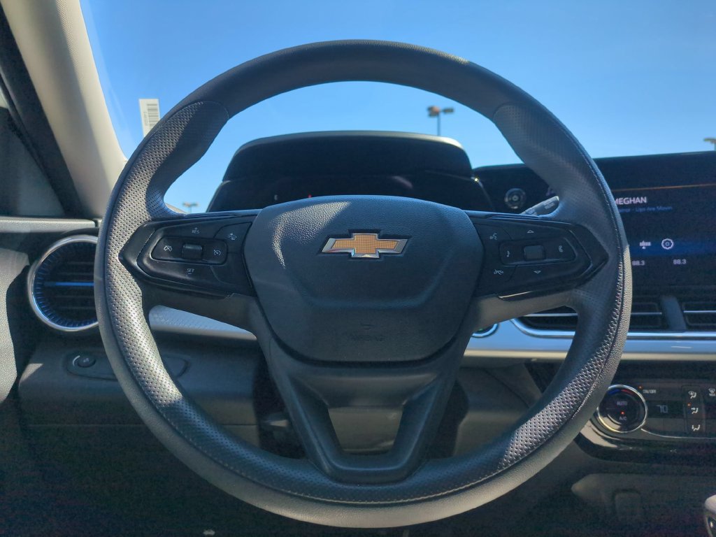 Used 2026 Chevrolet Trax LT FWD image 22