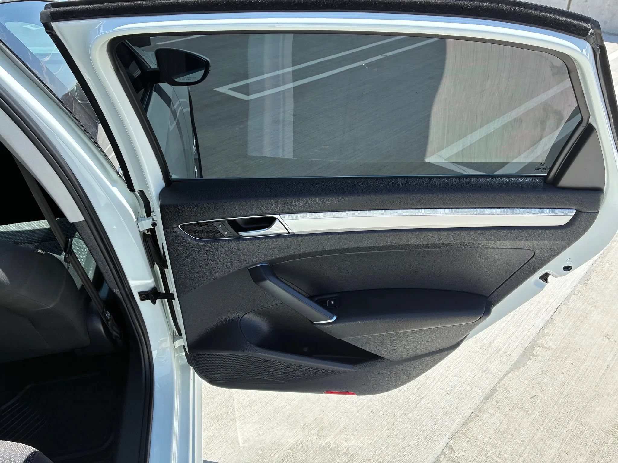Used 2016 Volkswagen Passat 1.8T S FWD image 35