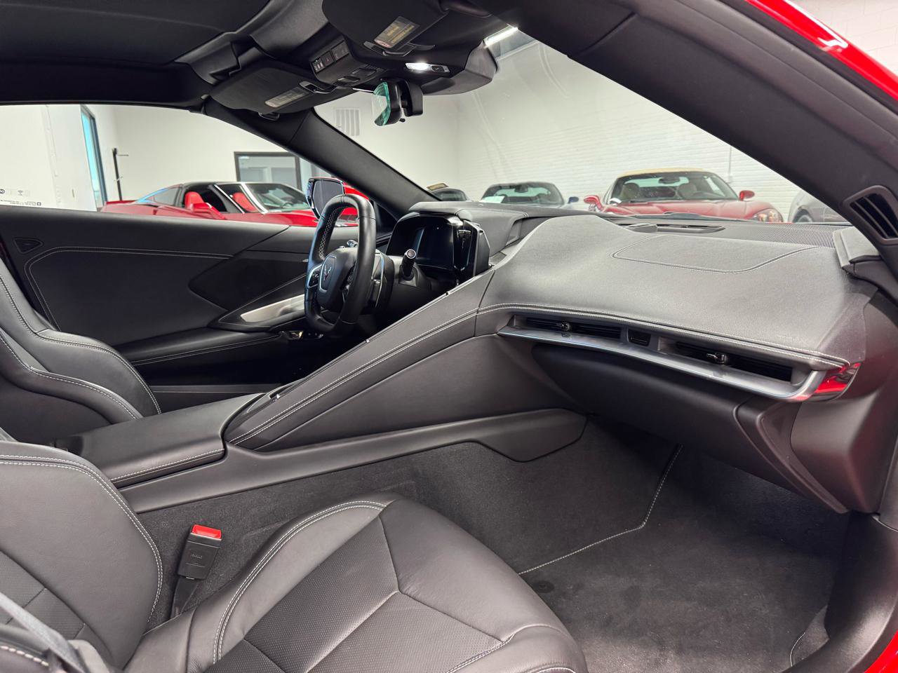 Used 2021 Chevrolet Corvette Stingray Coupe w/ Z51 Performance Package image 18