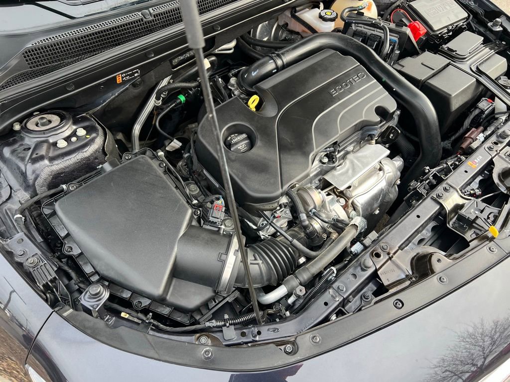 Used 2022 Chevrolet Malibu LT image 40