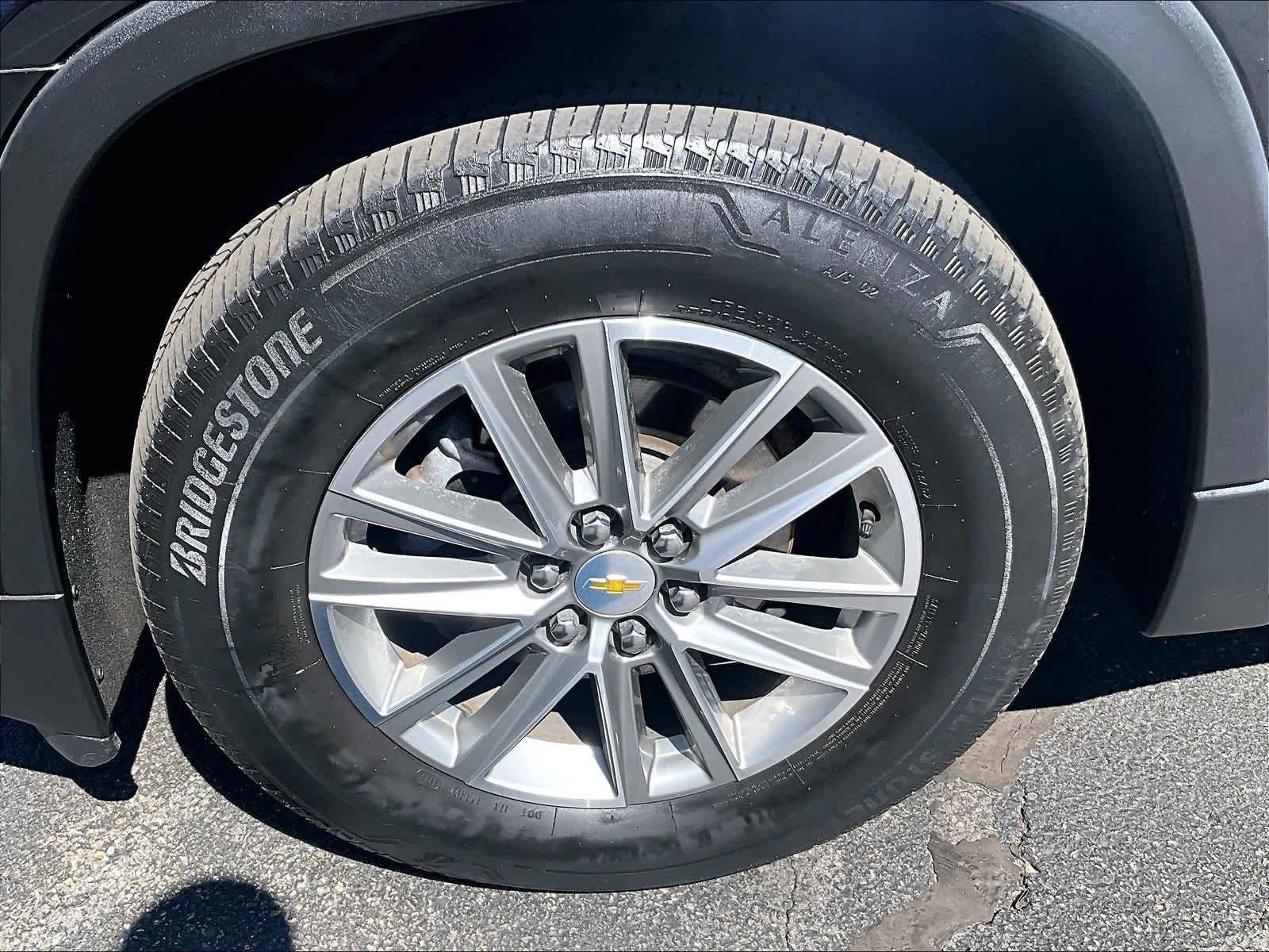 Used 2023 Chevrolet Traverse LT AWD/4WD image 7