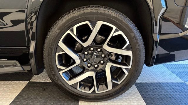 Used 2025 Chevrolet Silverado EV RST image 15