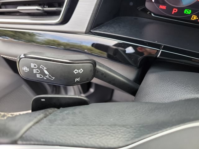 Used 2024 Volkswagen Atlas Cross Sport SE FWD image 27