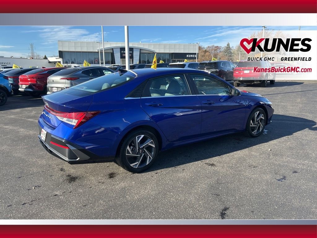 Used 2025 Hyundai Elantra SEL image 5