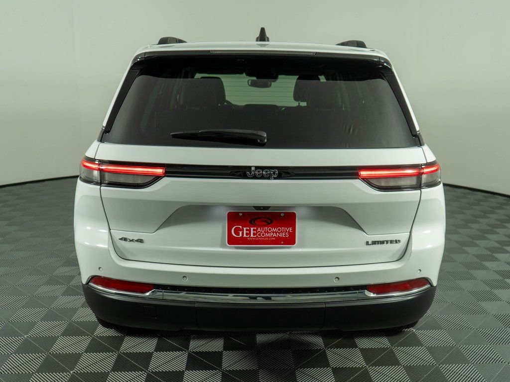 Used 2023 Jeep Grand Cherokee Limited image 5
