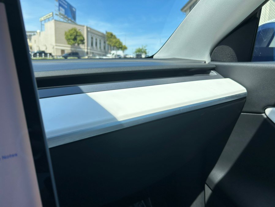 Used 2021 Tesla Model Y Long Range image 33